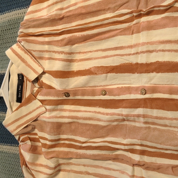 Doe & Rae Shirt Medium - Picture 4 of 4